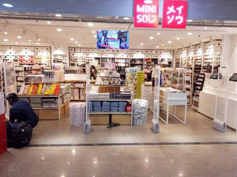 بوتیک MINISO نصب درب امنیتی CuboM AM7806