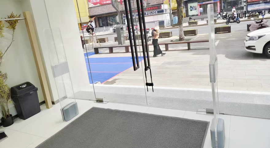 فرکانس دوگانه AM&RFID: امنیت هوشمند برای صنعت خرده فروشی پوشاک.